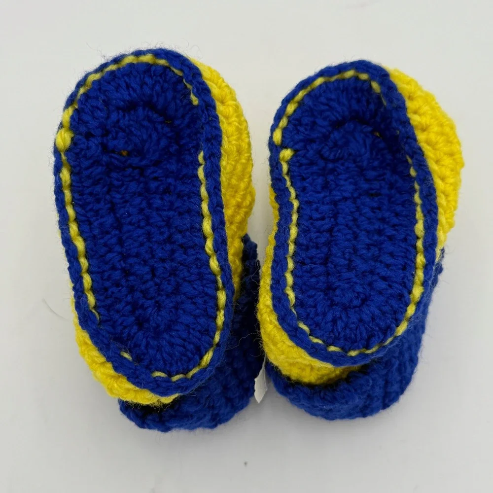 Handmade‎ Crochet Baby Minion Beanie Hat and Booties Set Yellow Blue 0-3 Months